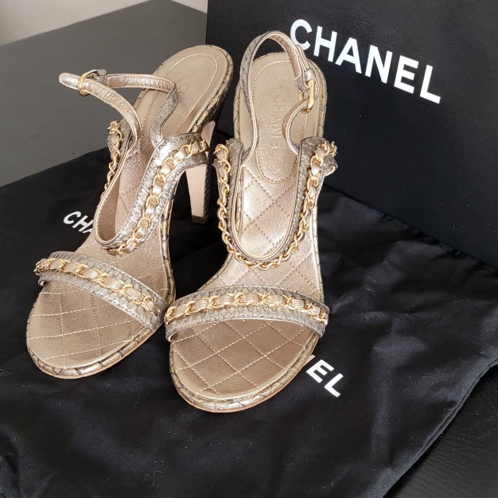 Chanel heels - Picture 2 of 4